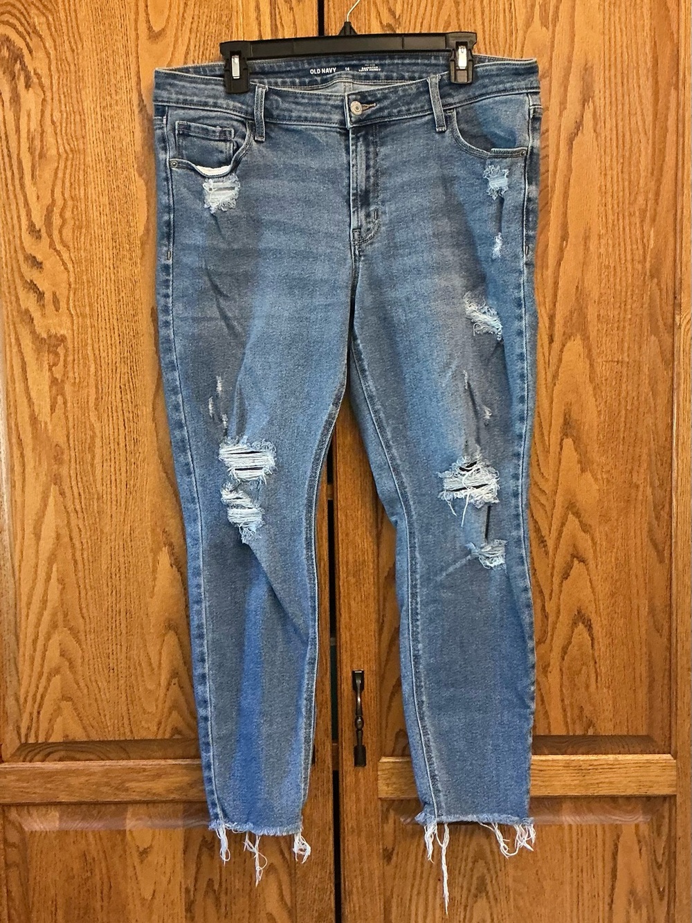 Old Navy Rockstar Mid-Rise Skinny Distressed Jeans Size 14